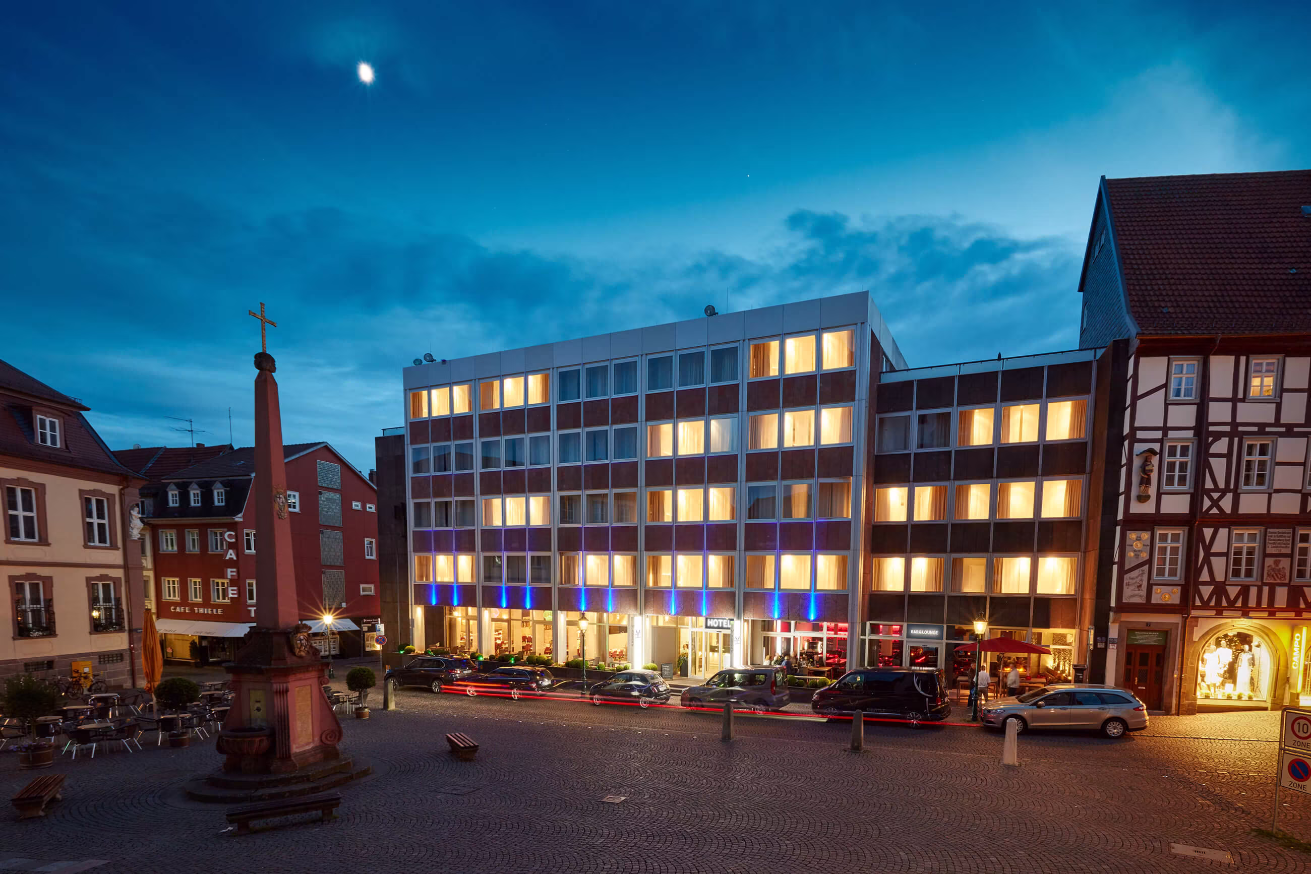 Work Platzhirsch Fotografie Fassade Nacht