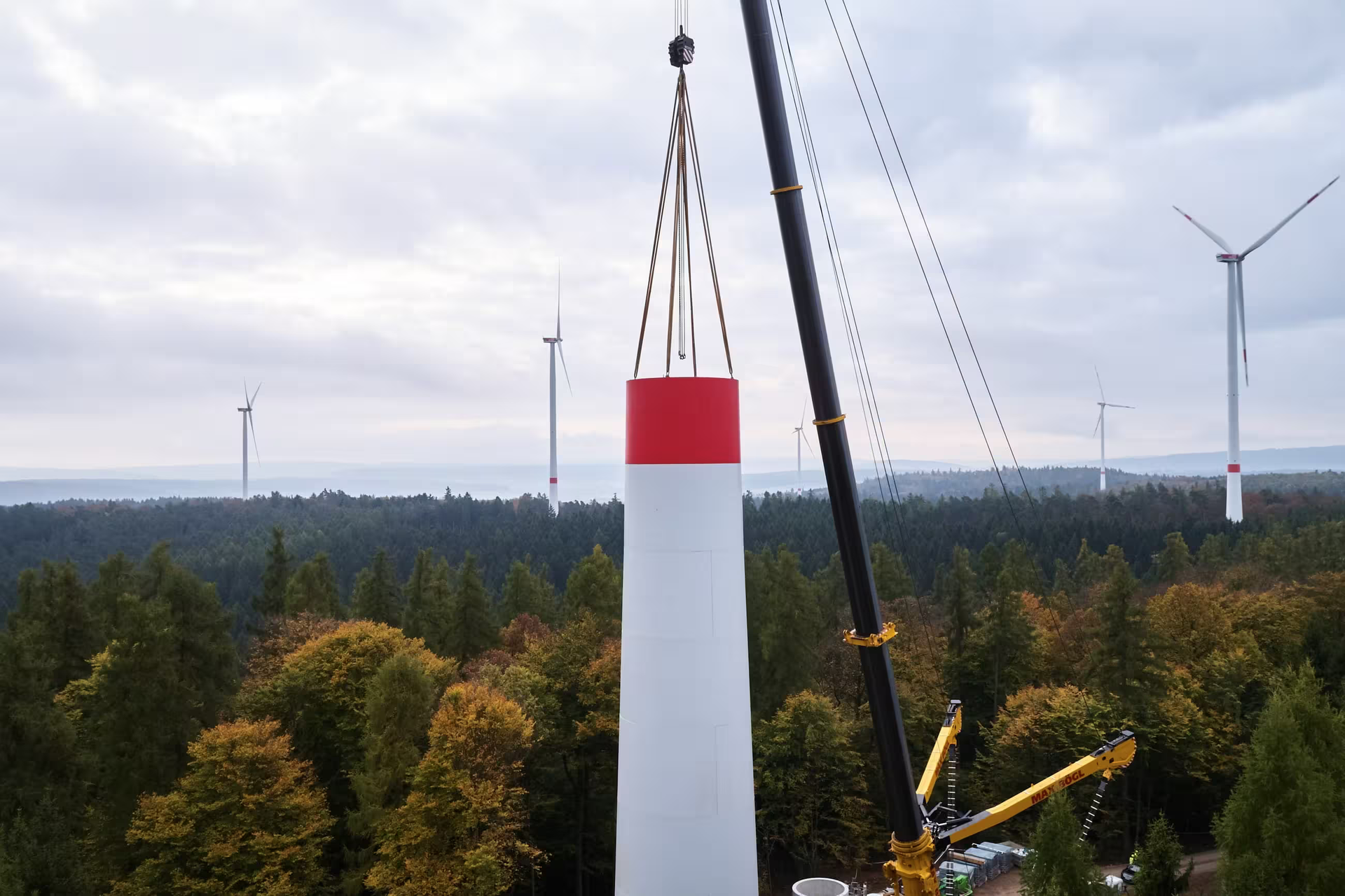 Bau von ==Windkraftanlagen==